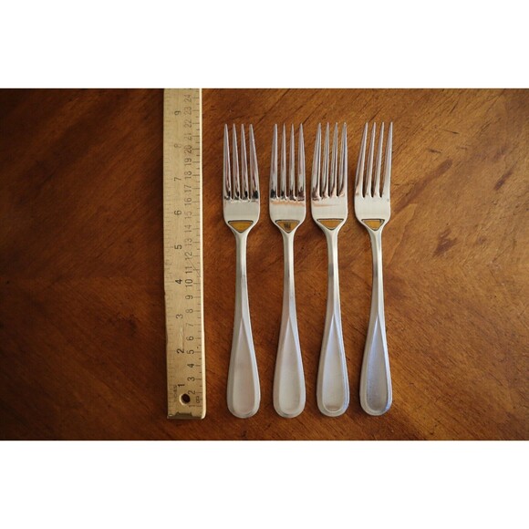 Lot 4x Mikasa Bravo Stainless Satin / Glossy Tines Vietnam Dinner Forks 8.3"